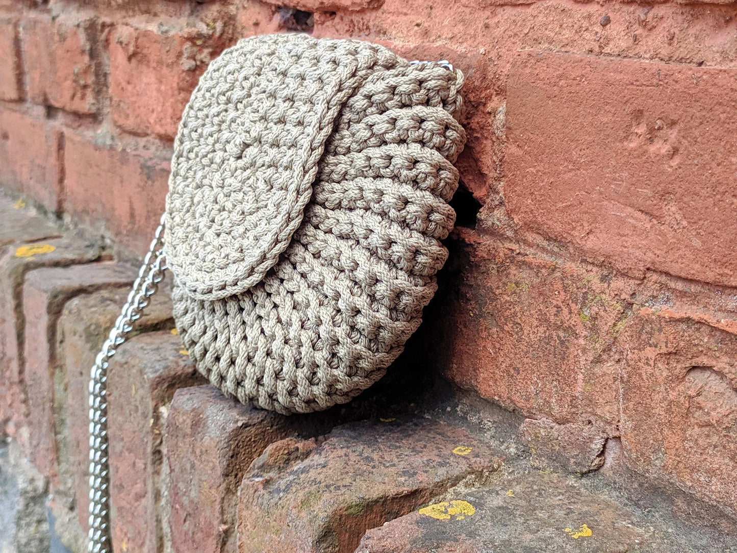 π° Oreo Shell Bag β Bold Texture, Easy Steps