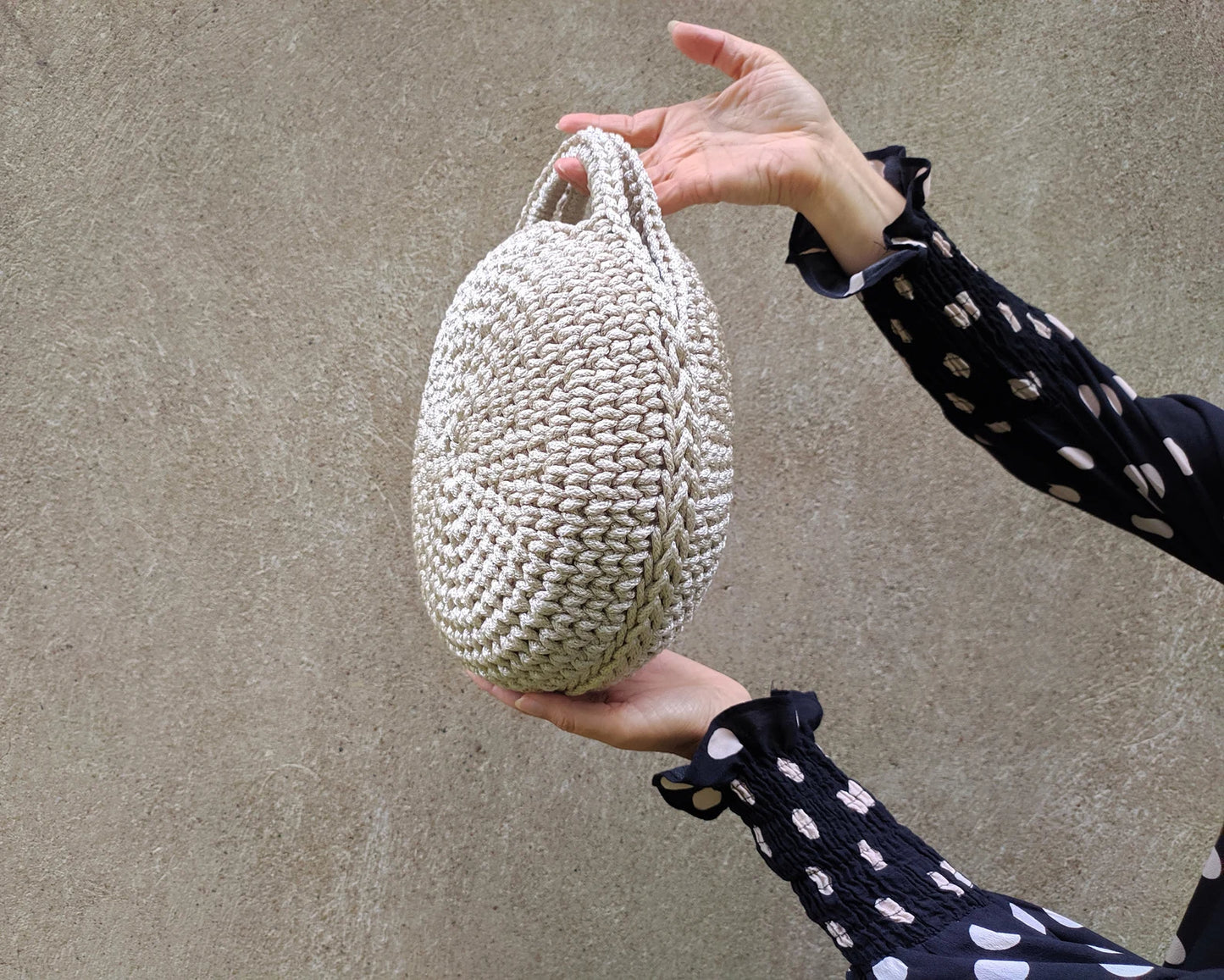 🌀 Round Crochet Bag Pattern – Modern & Easy! 🧶