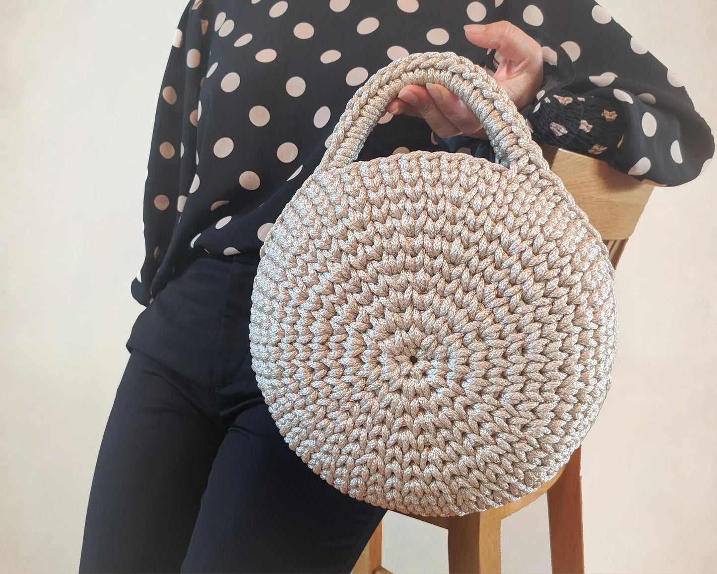 🌀 Round Crochet Bag Pattern – Modern & Easy! 🧶