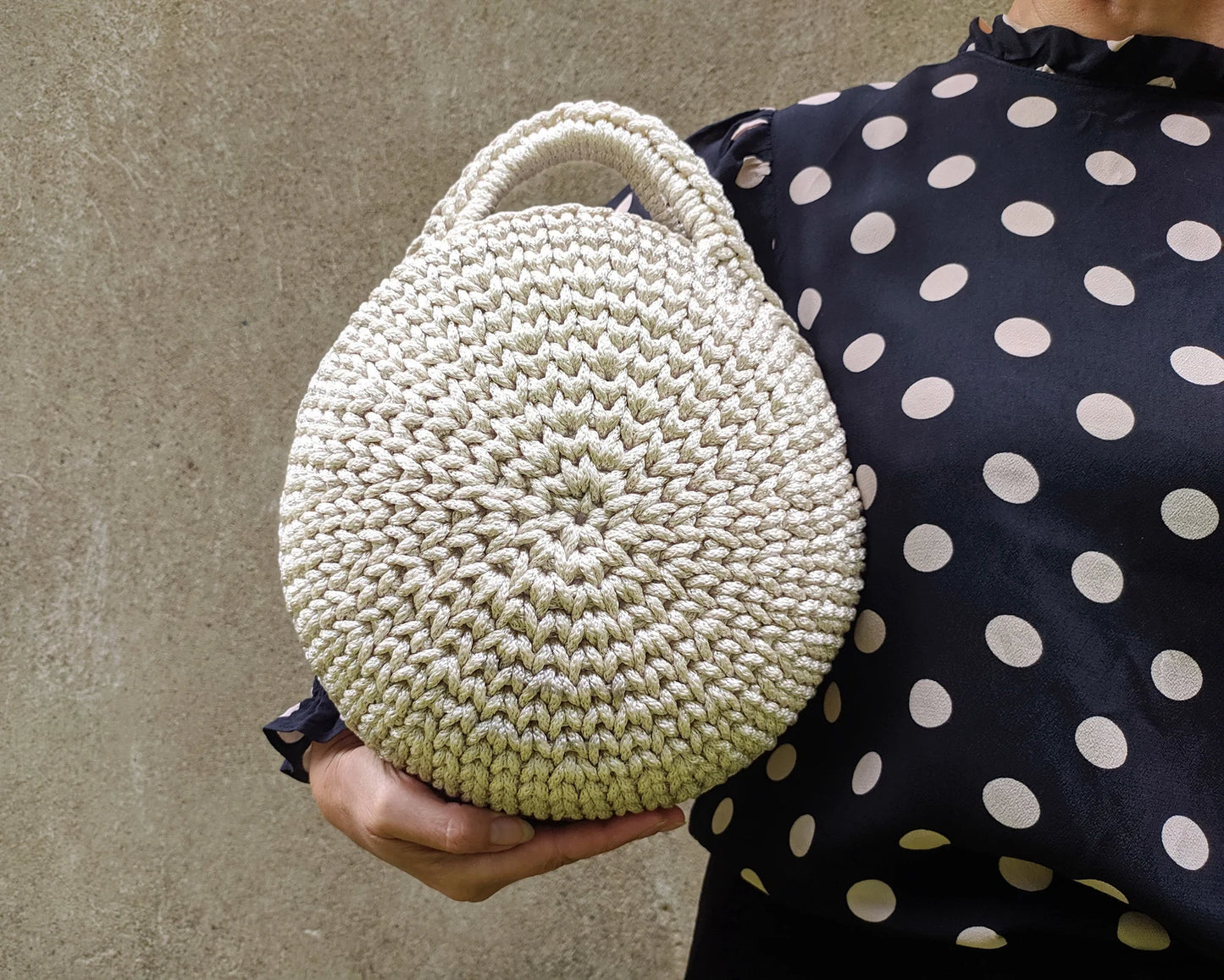 🌀 Round Crochet Bag Pattern – Modern & Easy! 🧶