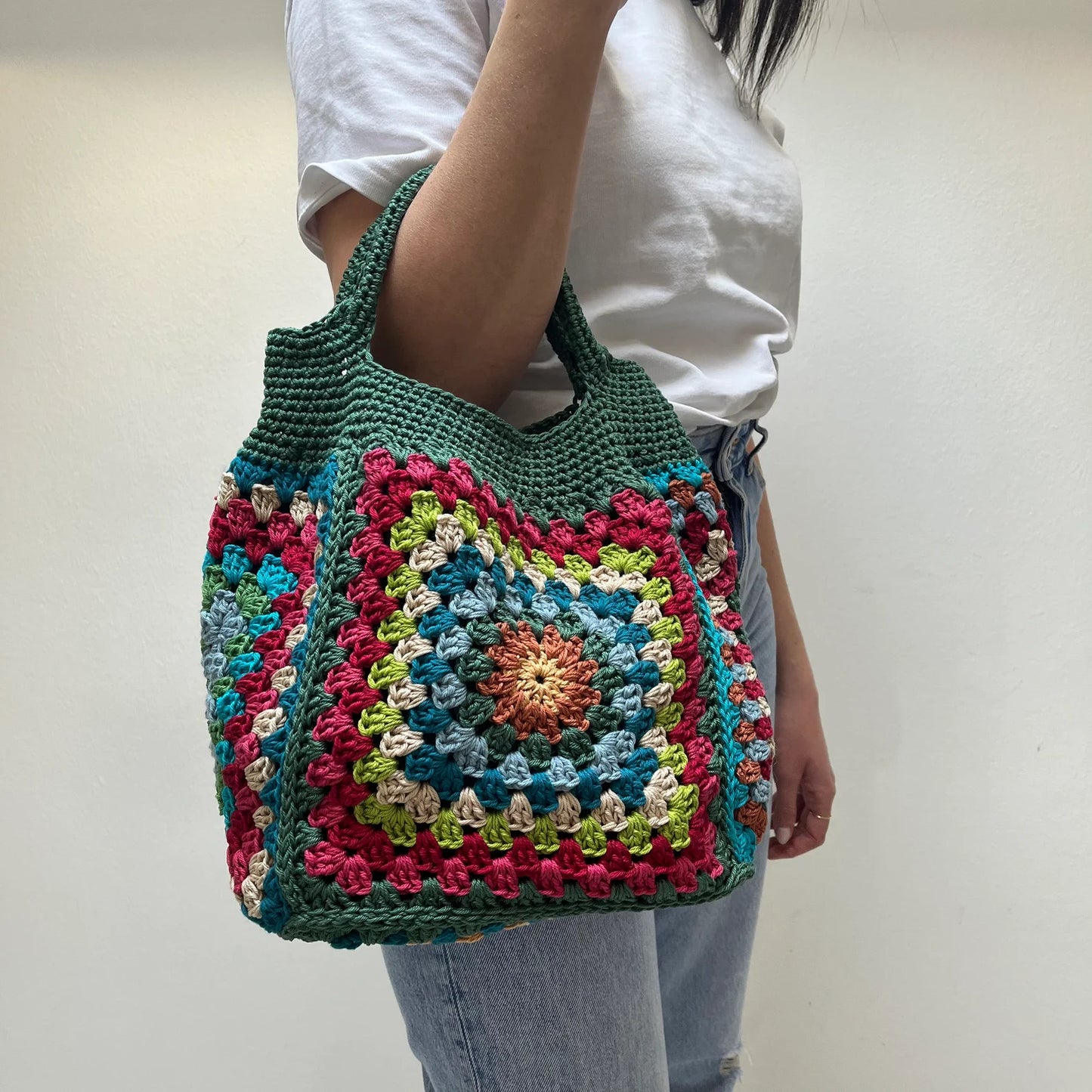 ๐ Granny Square Tote โ Bold, Boho & Easy to Make! ๐ฟ๐งถ