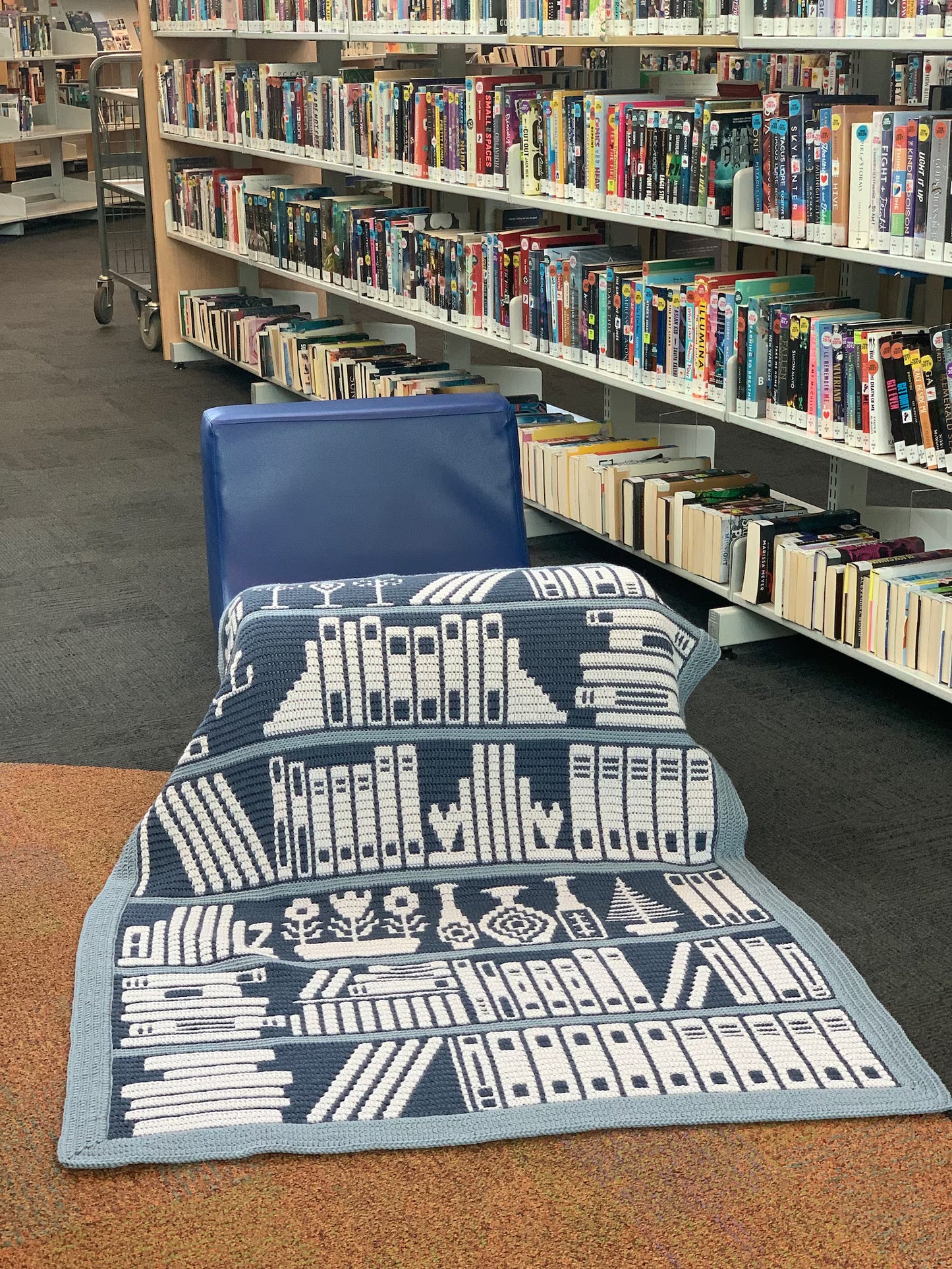 📚 Mosaic Bookshelf Blanket Crochet Pattern (PDF)