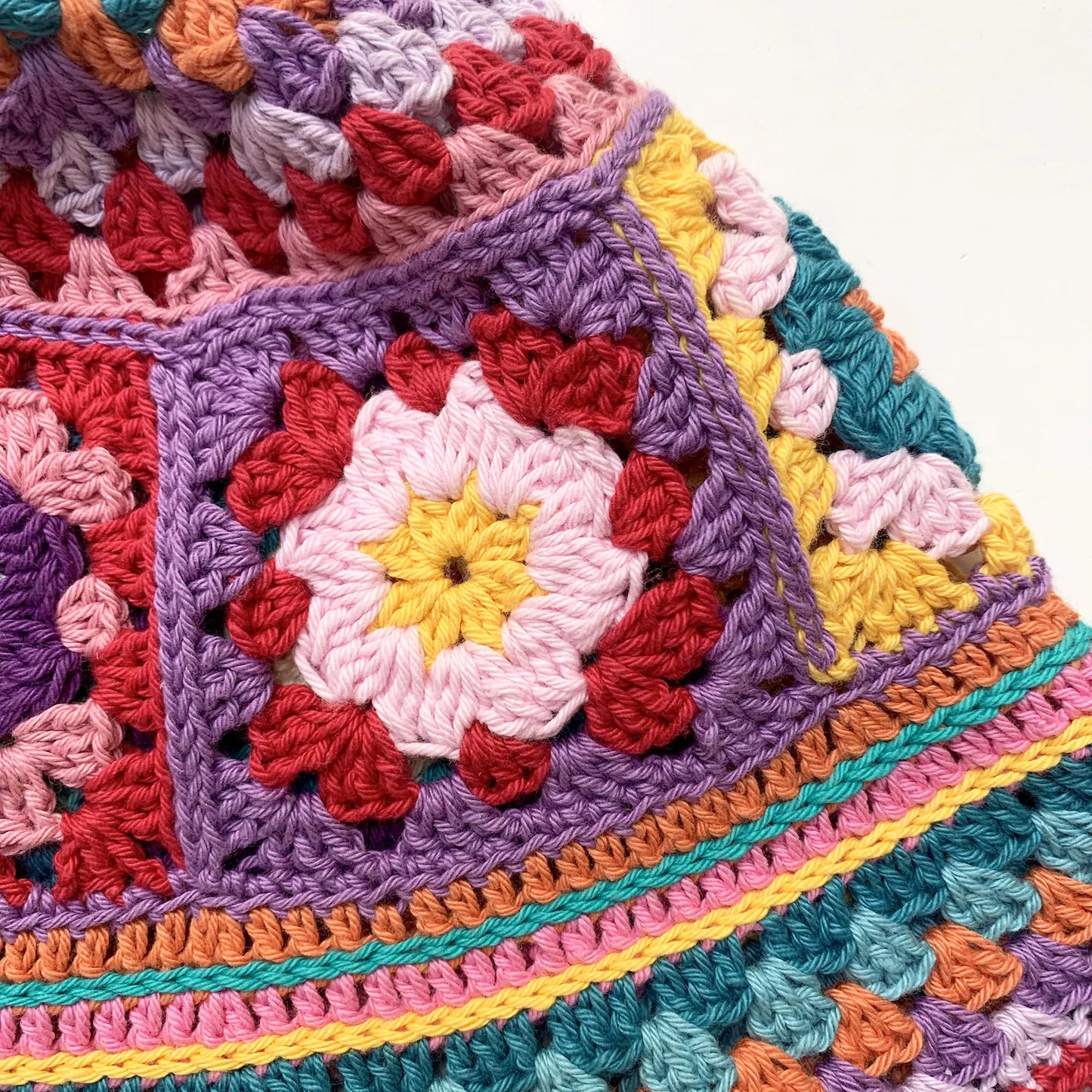 πΈ Granny Square Bucket Hat β Bold, Bright & Boho! π¨