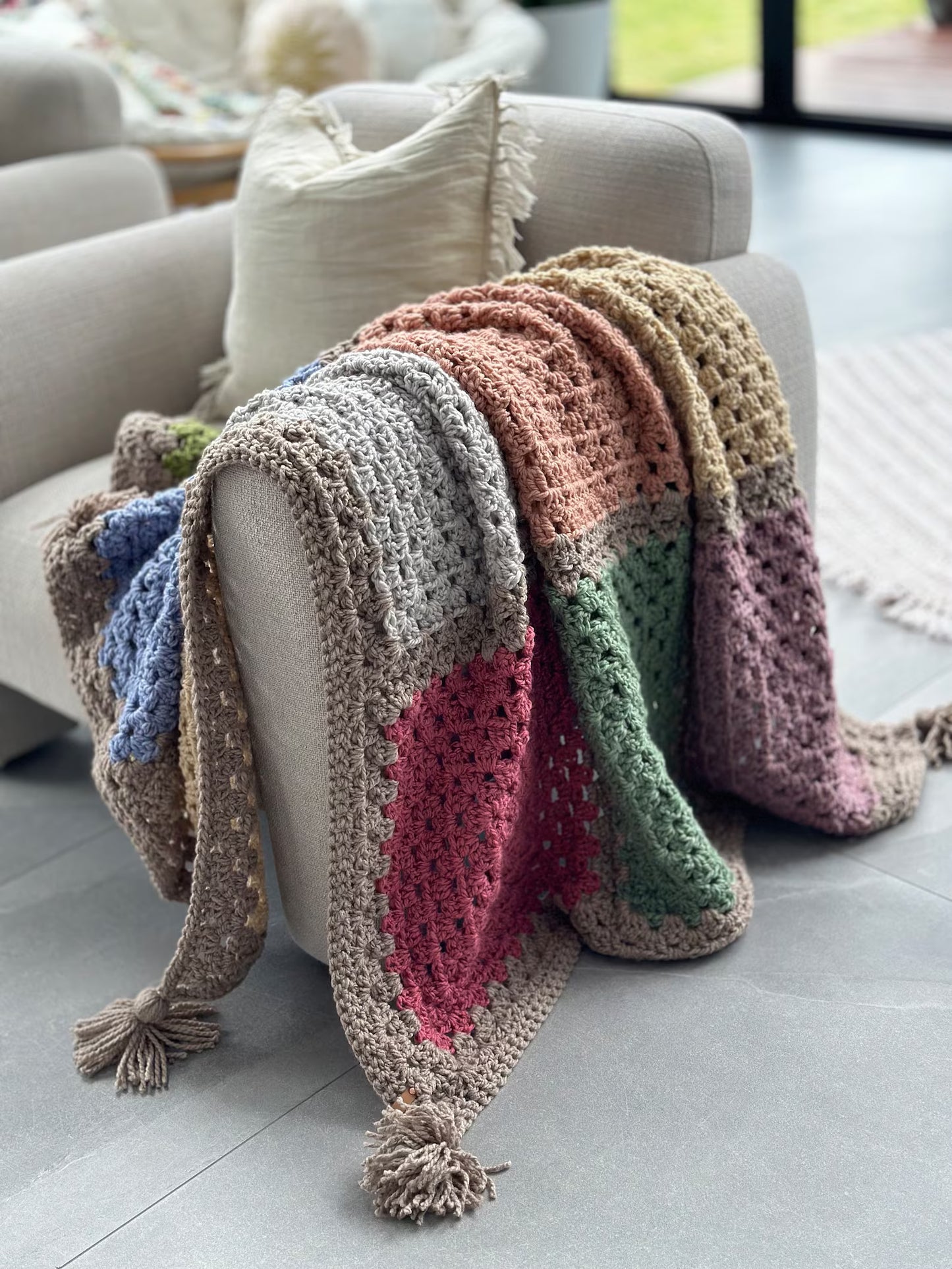 🧶 9 Motifs for a Stunning Crochet Throw – Beginner-Friendly