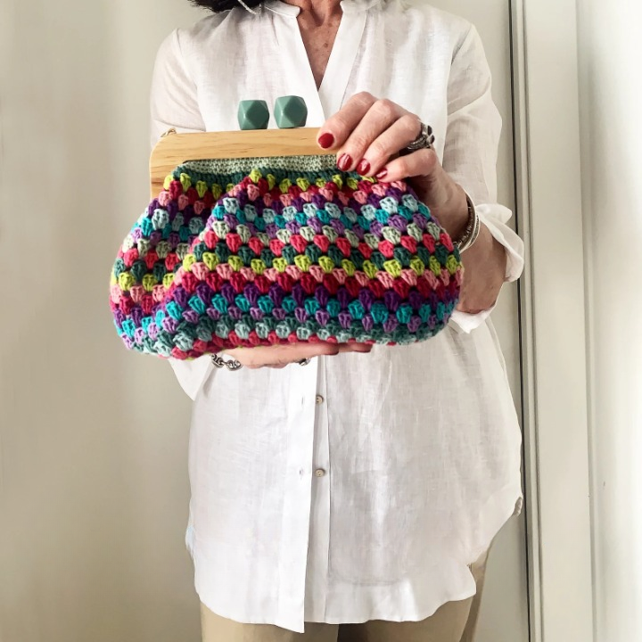 ๐ Retro Granny Clutch โ Easy & Bold!