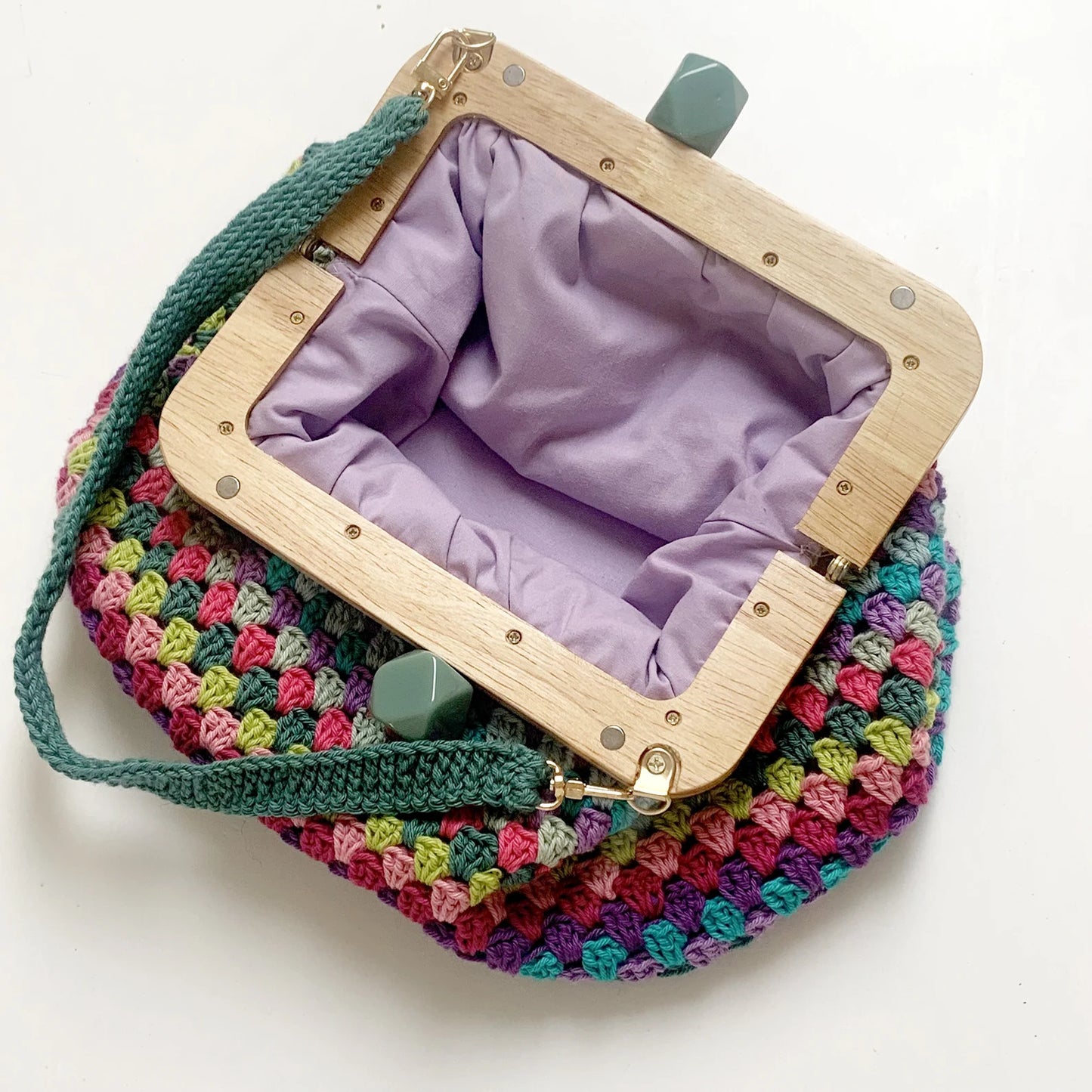 ๐ Retro Granny Clutch โ Easy & Bold!