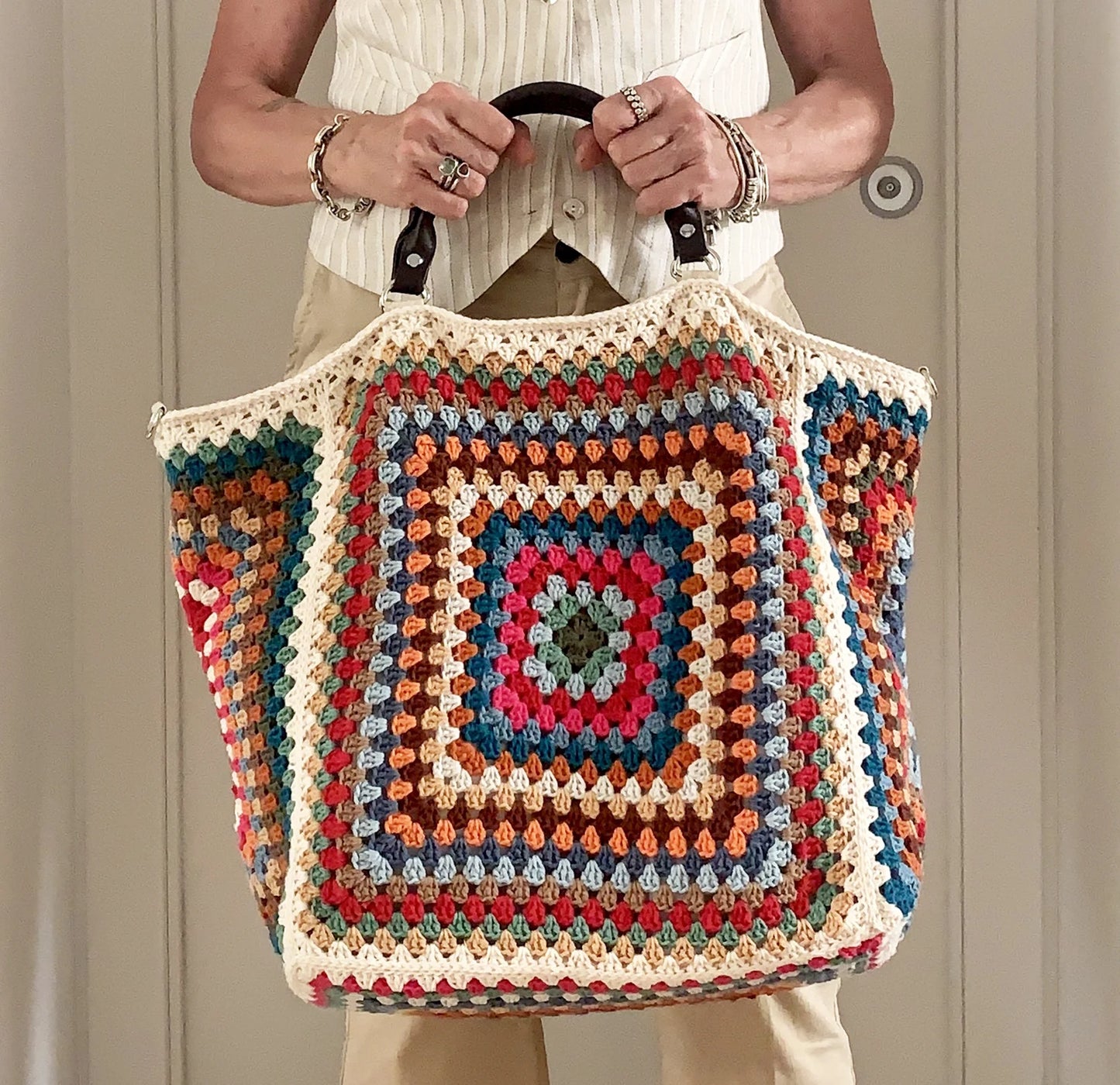 🧶 Granny Square Weekend Bag – Bold, Big & Beautiful ❤️👜