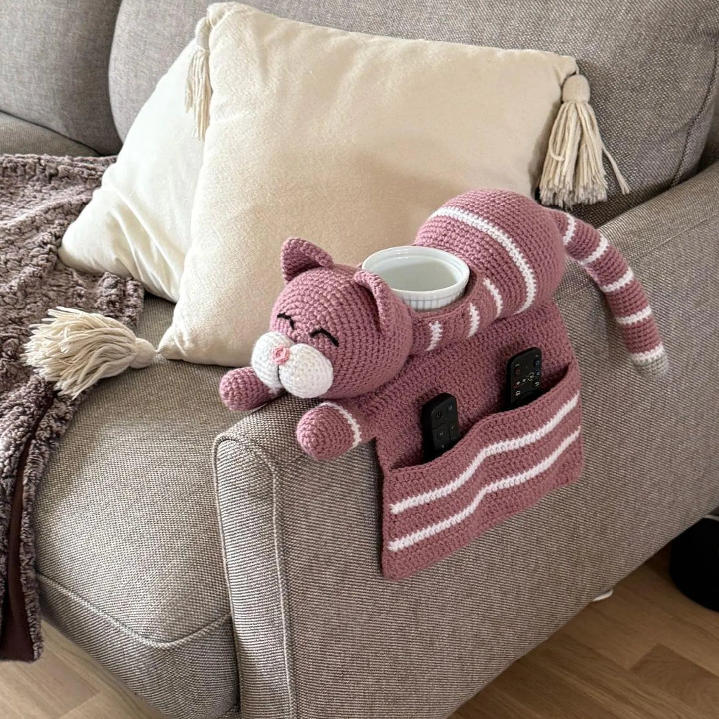 🐱✨ Adorable Cat Sofa Organizer – Crochet Pattern 🧶