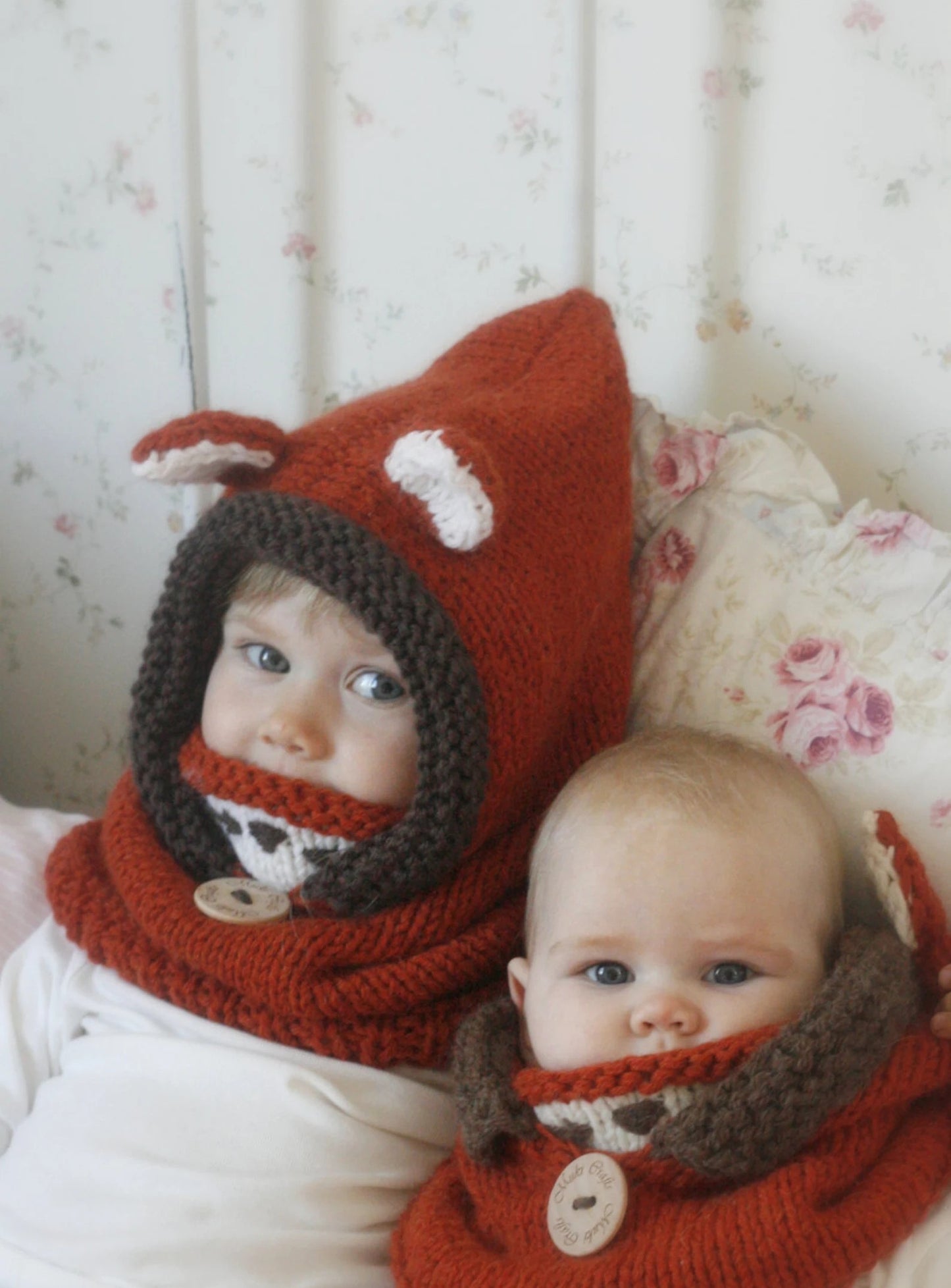 🦊 Cozy Fox Hooded Cowl – Knitting Pattern + Video (All Ages)