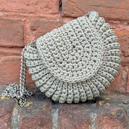 🌰 Oreo Shell Bag – Bold Texture, Easy Steps