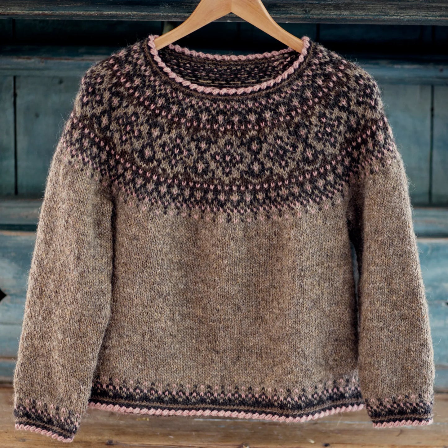 🖤🌹 Black Rose Sweater – Norwegian Knit Pattern PDF