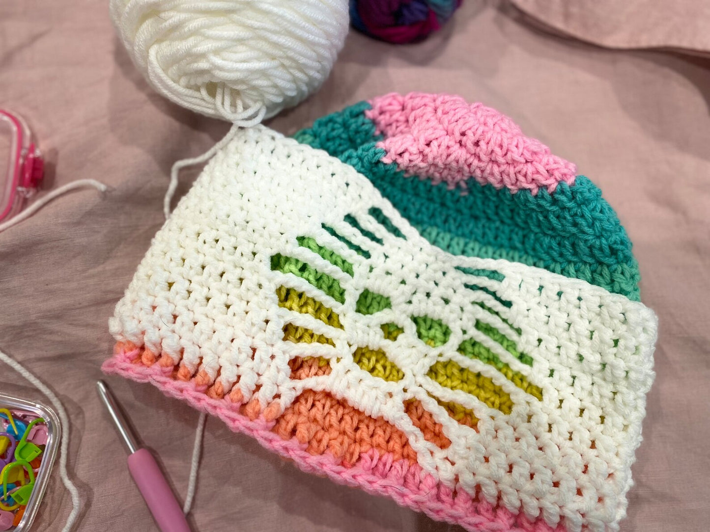 🔥 Cozy Skull Beanie – Easy Beginner Crochet Pattern 🖤💀