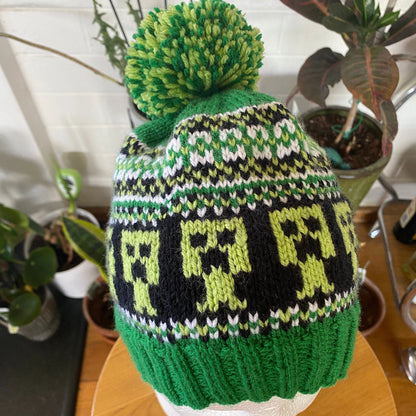 👾 Creeper Beanie Pattern – Quick & Easy Knit Hat (Kids & Adults)