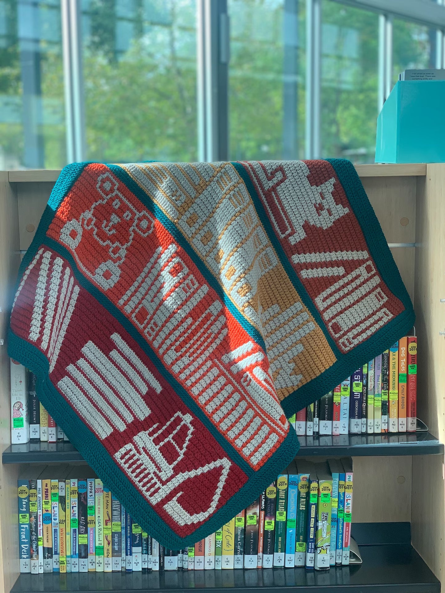 📚 Mosaic Bookshelf Blanket Crochet Pattern (PDF)