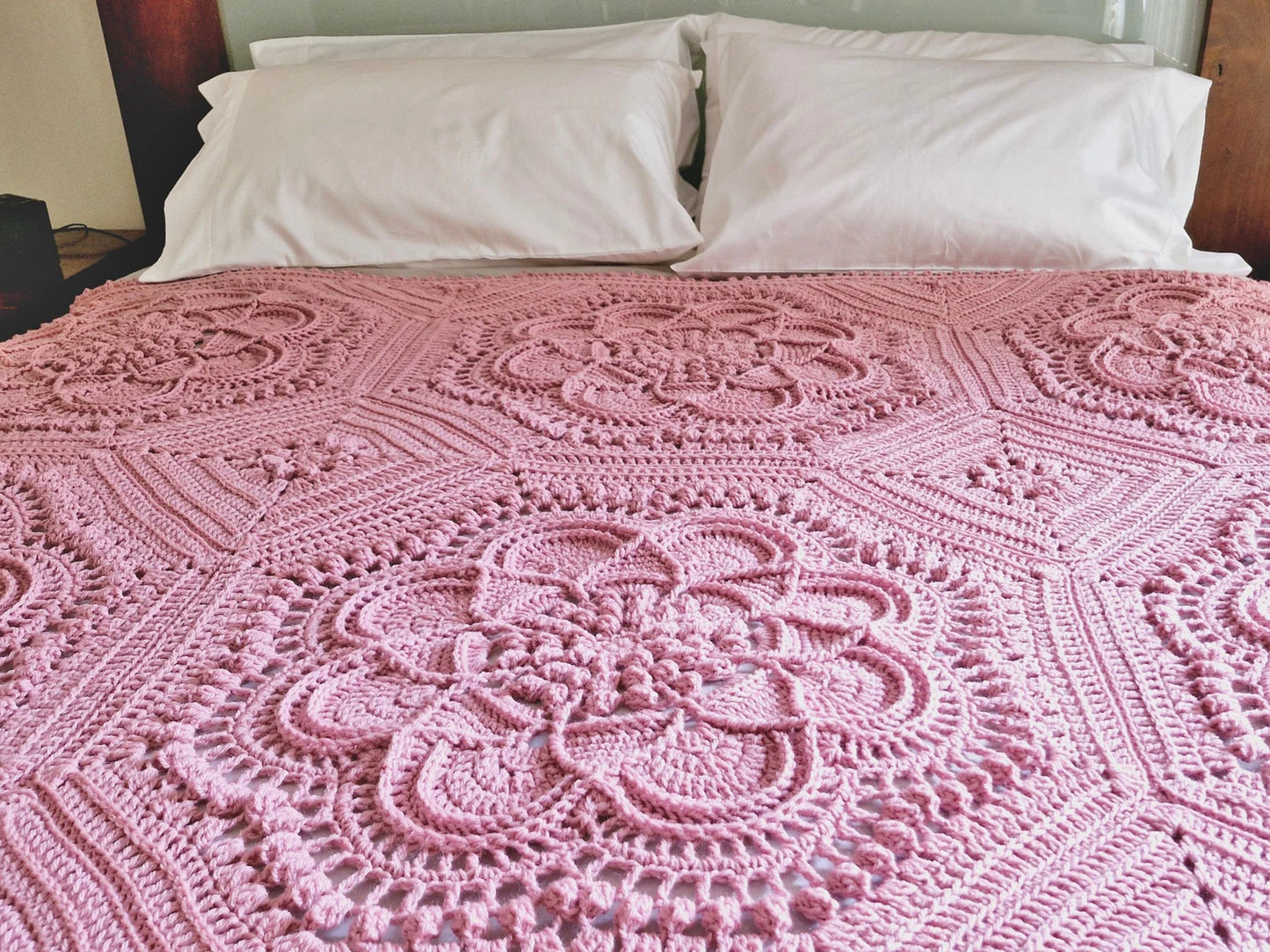 🌸 Delilah Crochet Blanket Pattern – Elegant Floral Afghan 🧶