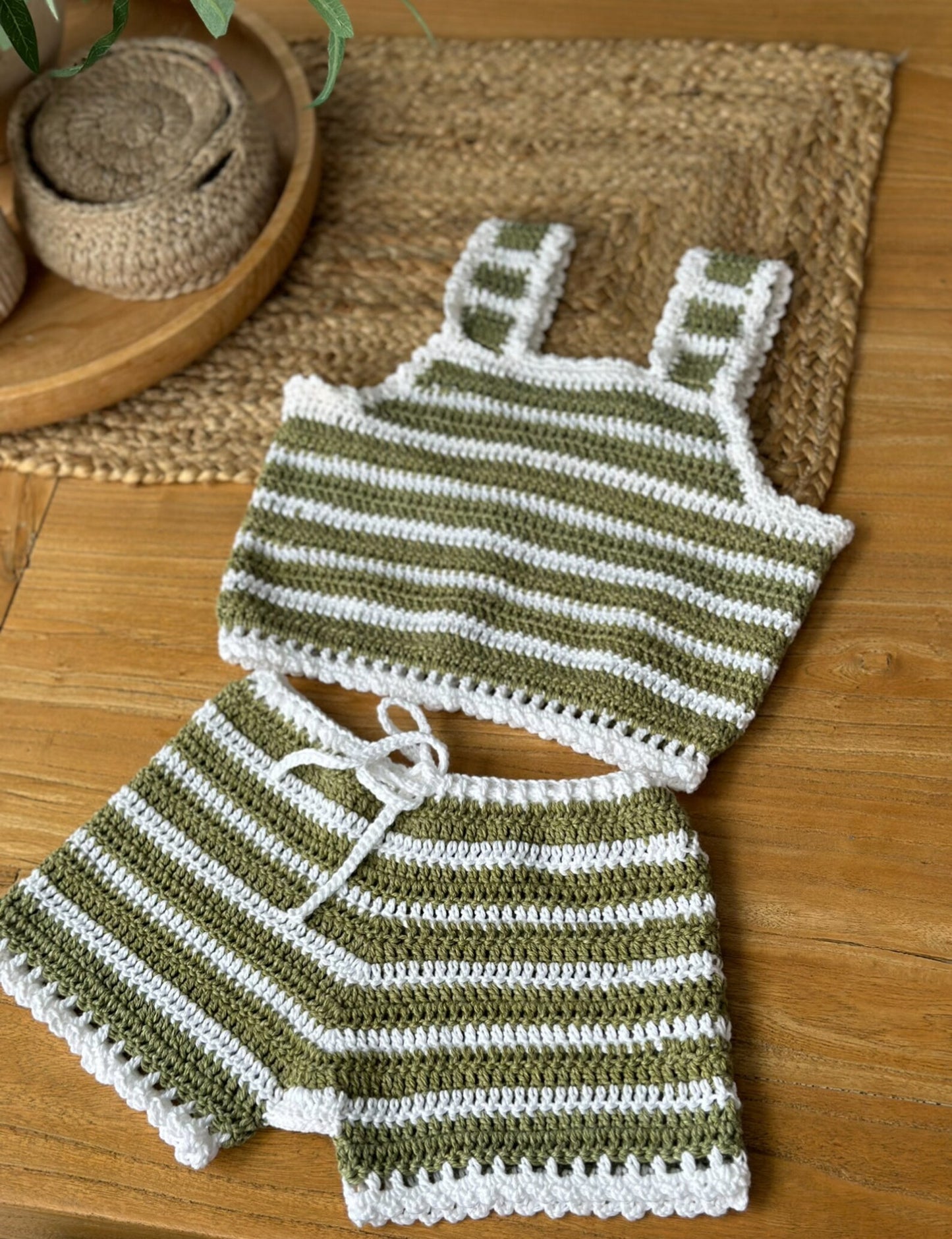 🌸Rainbow Breeze Crochet Set – Top & Shorts (0–7Y)