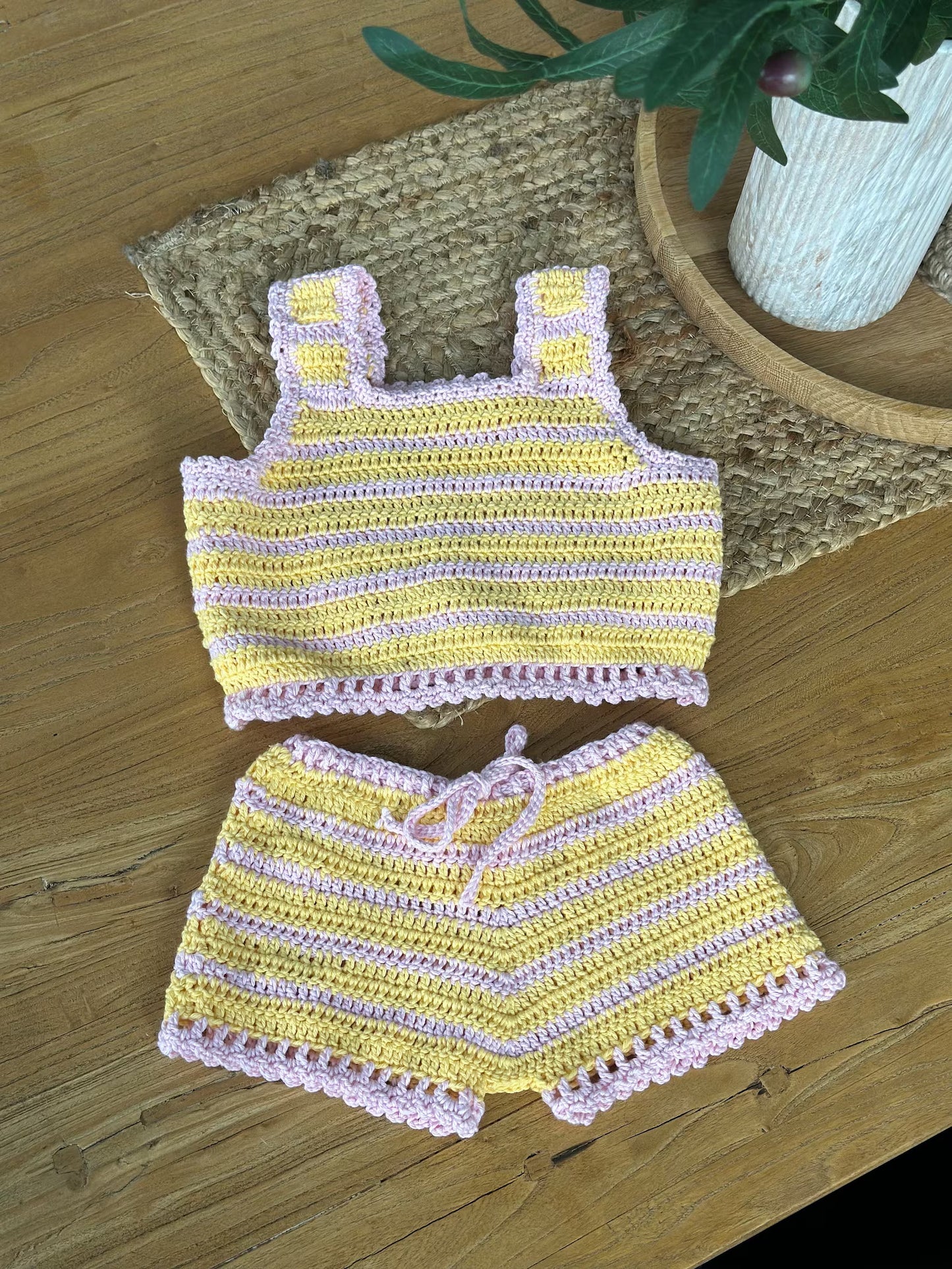 🌸Rainbow Breeze Crochet Set – Top & Shorts (0–7Y)