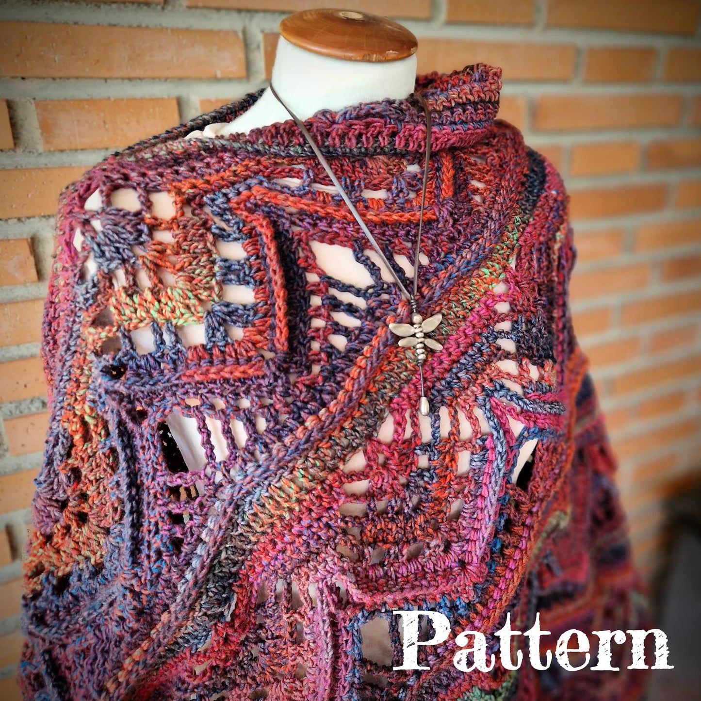 ☕ Rooibella Crochet Poncho – Cozy Texture, Stunning Look! 🌺