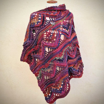 ☕ Rooibella Crochet Poncho – Cozy Texture, Stunning Look! 🌺