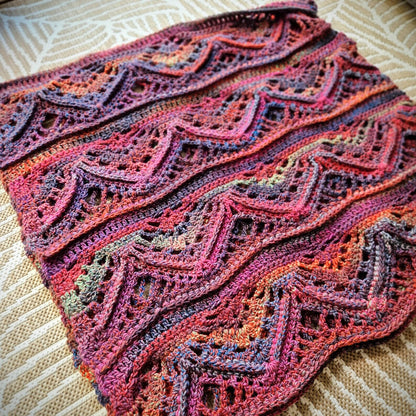 ☕ Rooibella Crochet Poncho – Cozy Texture, Stunning Look! 🌺