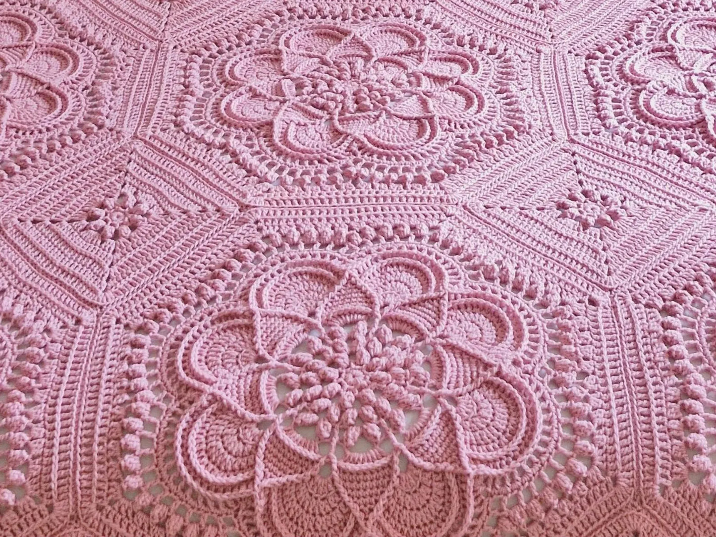 🌸 Delilah Crochet Blanket Pattern – Elegant Floral Afghan 🧶