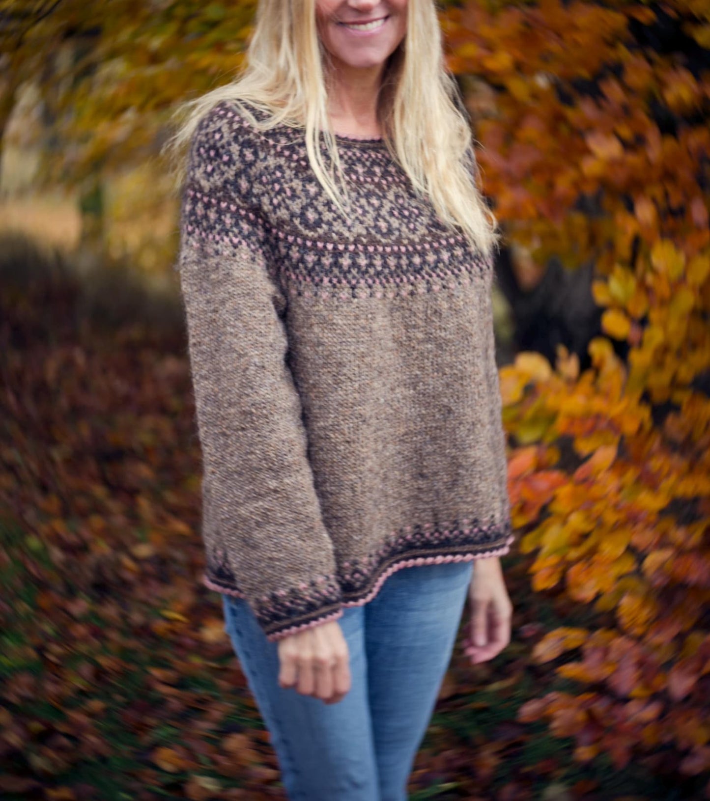 🖤🌹 Black Rose Sweater – Norwegian Knit Pattern PDF