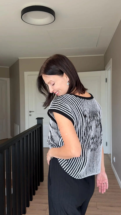 Tiger Illusion Sweater Knitting Pattern | XS–2XL