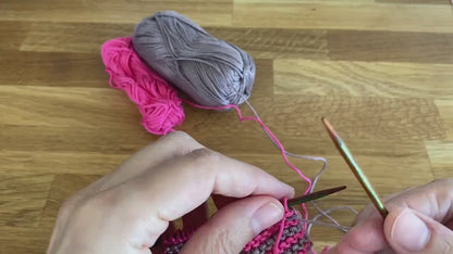 Kiss Blanket Knitting Pattern – Colorful & Easy Garter Stitch PDF
